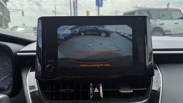Used 2025 Toyota Corolla LE FWD image 22