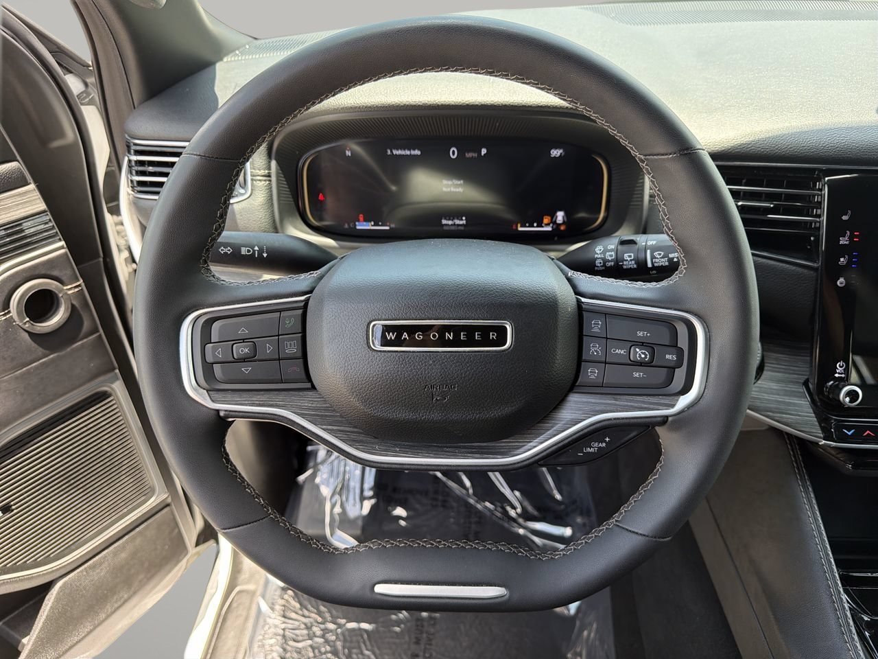 Used 2024 Jeep Wagoneer L Series II RWD image 30
