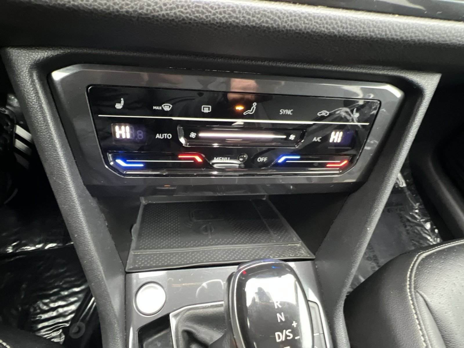 Used 2022 Volkswagen Tiguan SE image 20