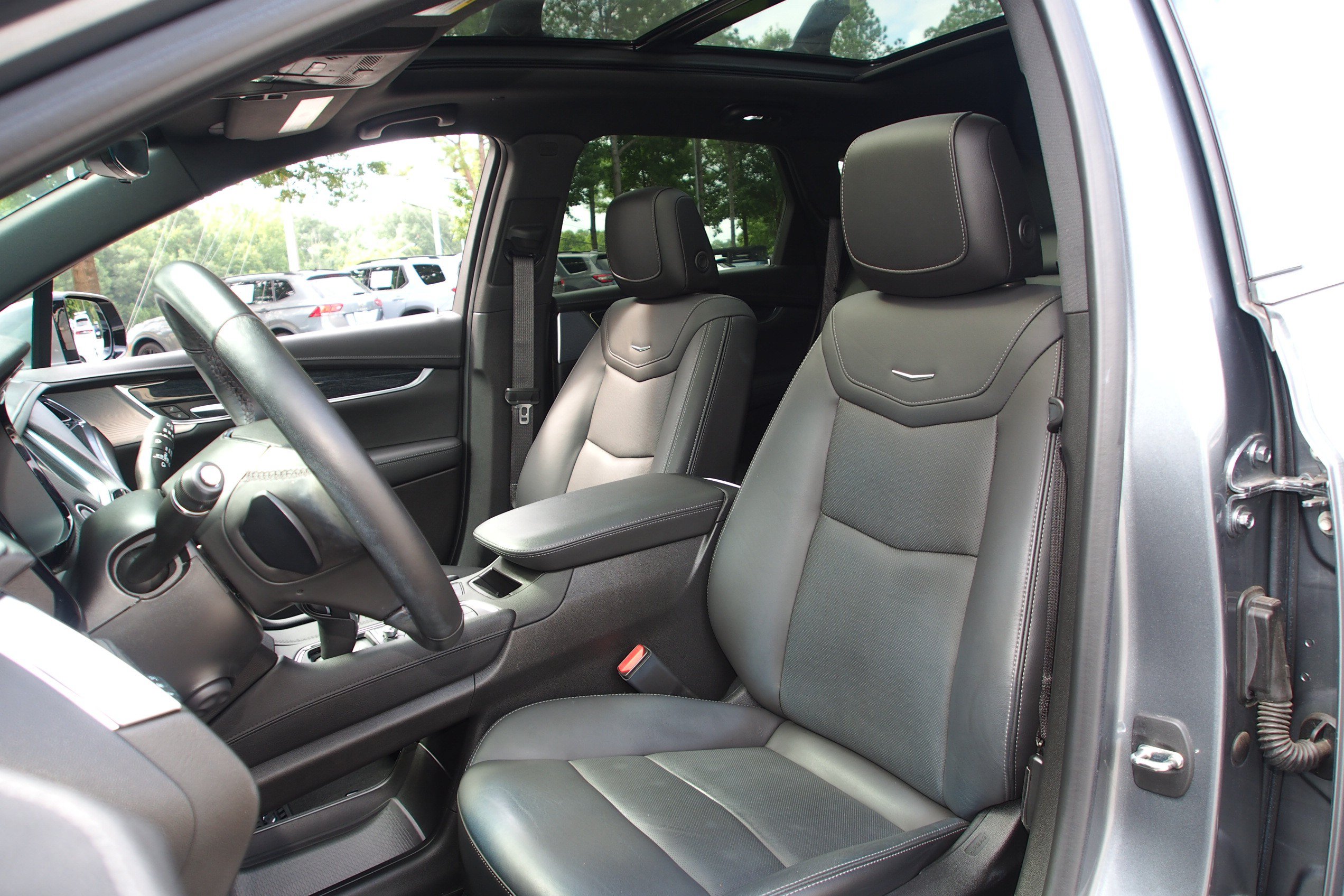 Used 2022 Cadillac XT5 Premium Luxury w/ Technology Package FWD image 19