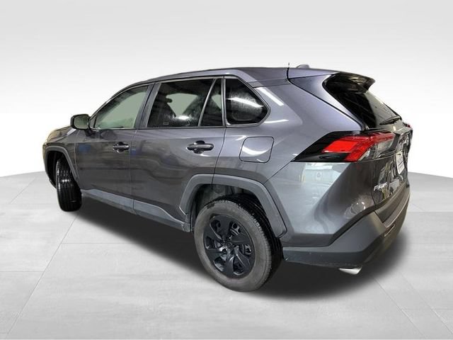 Used 2024 Toyota RAV4 LE AWD/4WD image 5