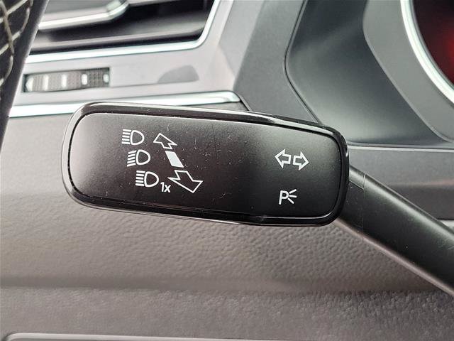 Used 2021 Volkswagen Tiguan SE R-Line AWD/4WD image 34
