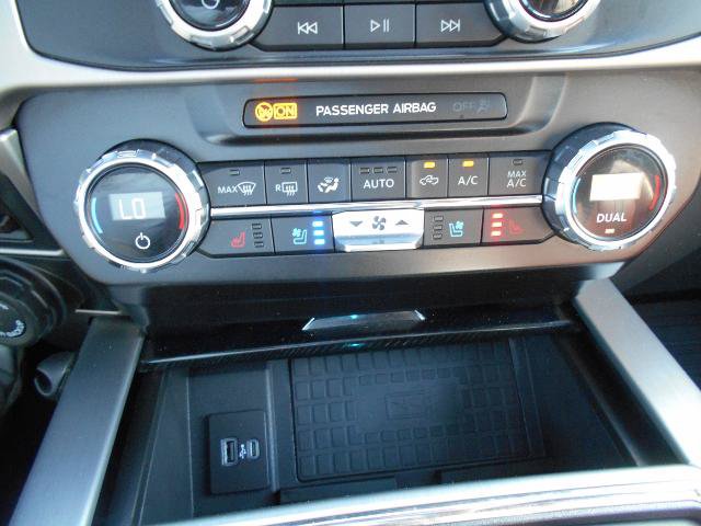 Certified 2022 Ford F350 Platinum AWD/4WD image 17