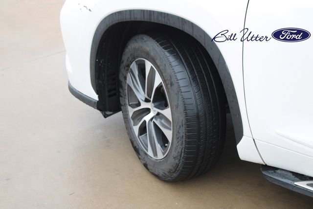 Used 2021 Toyota Highlander XLE FWD image 9