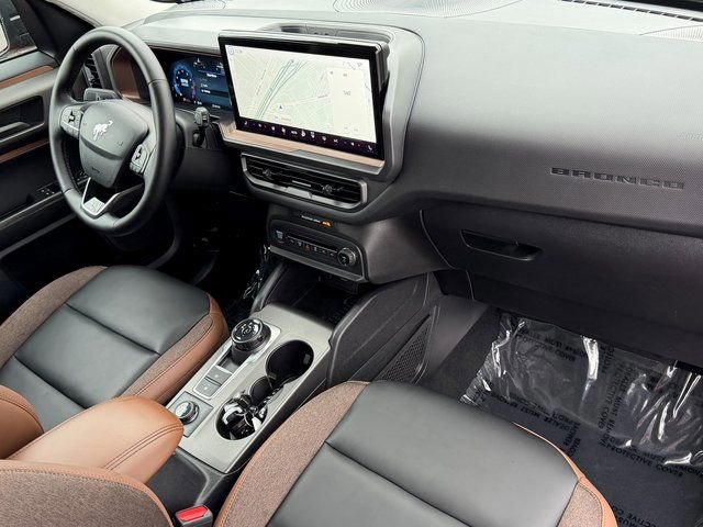 Certified 2025 Ford Bronco Sport Outer Banks w/ Outer Banks Tech Package+ AWD/4WD image 32