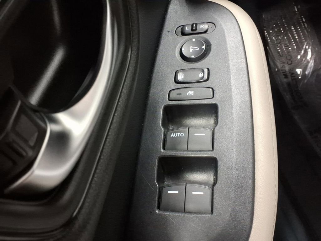 Used 2024 Honda HR-V LX image 16