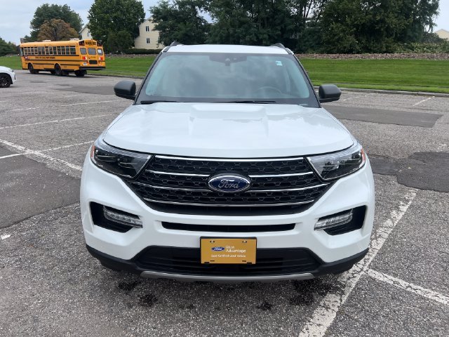 Certified 2023 Ford Explorer XLT w/ Equipment Group 202A AWD/4WD image 3