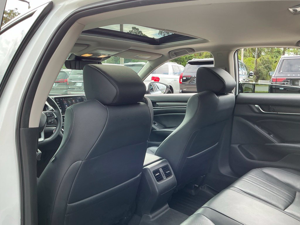 Used 2018 Honda Accord Touring image 19