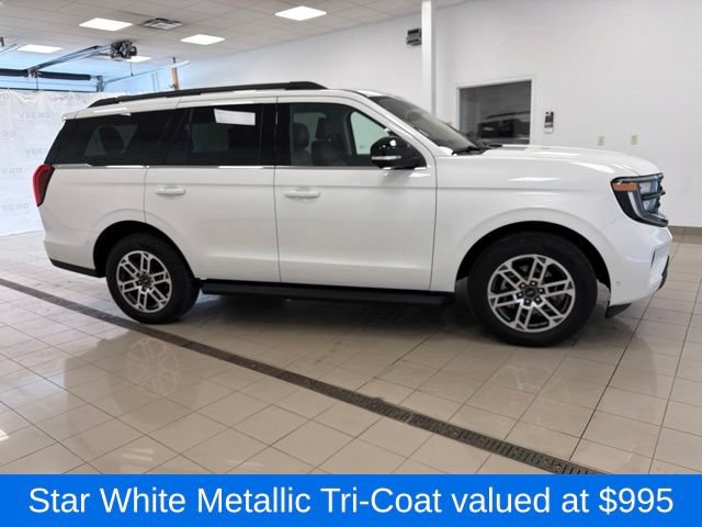 Certified 2025 Ford Expedition Active AWD/4WD image 4