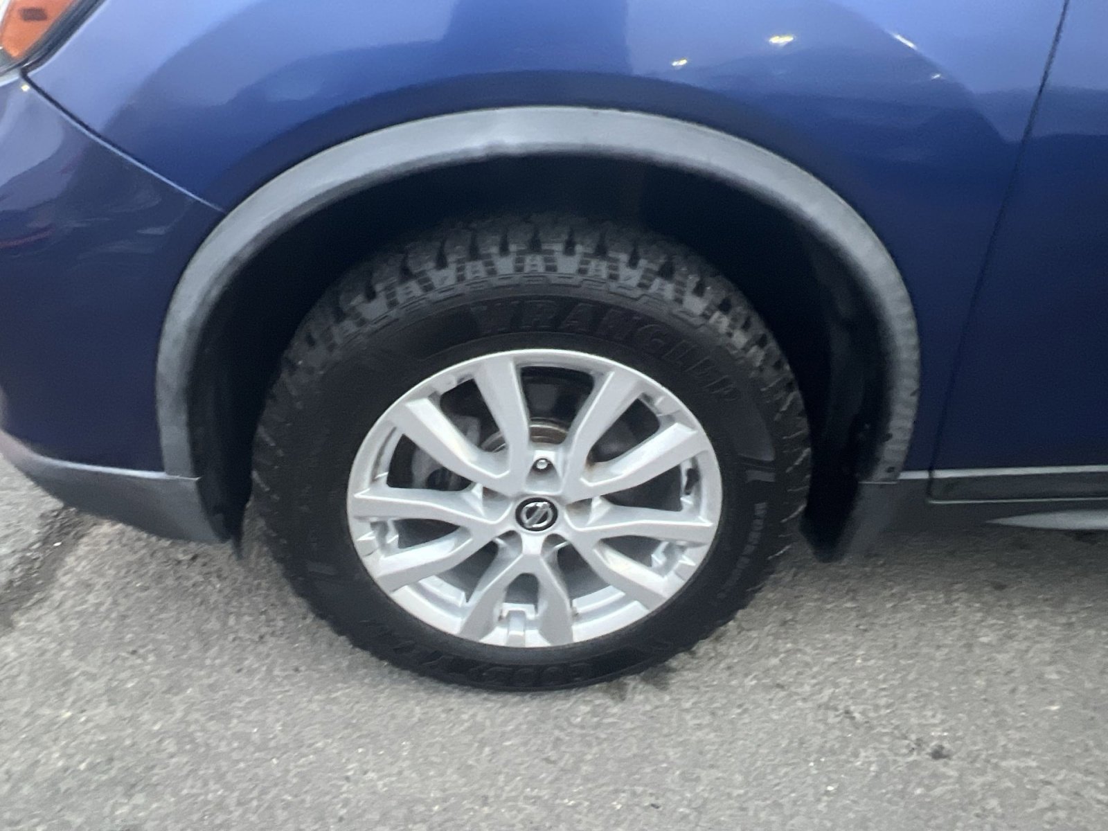 Used 2018 Nissan Rogue SV w/ Premium Package image 12