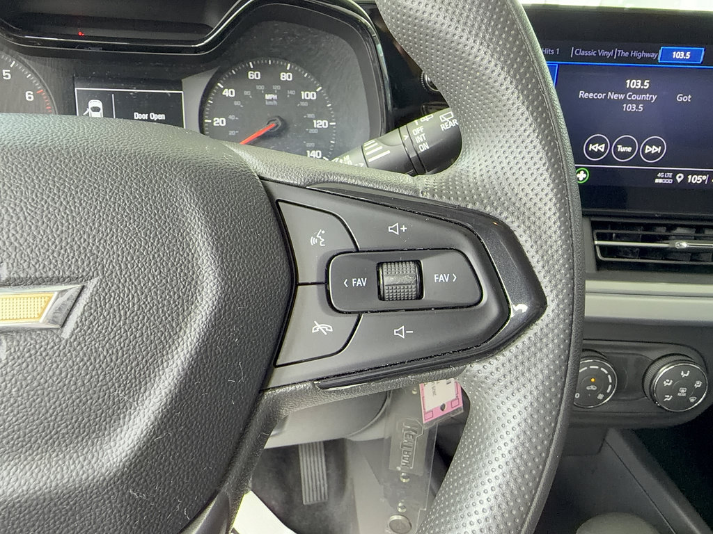 Used 2025 Chevrolet Trax LS FWD image 21