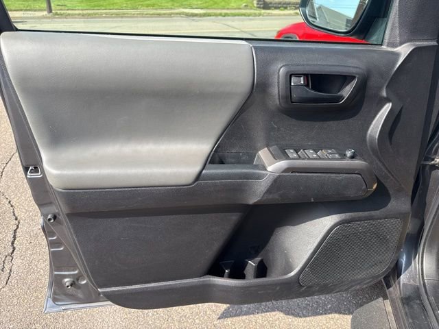 Used 2023 Toyota Tacoma SR5 AWD/4WD image 14