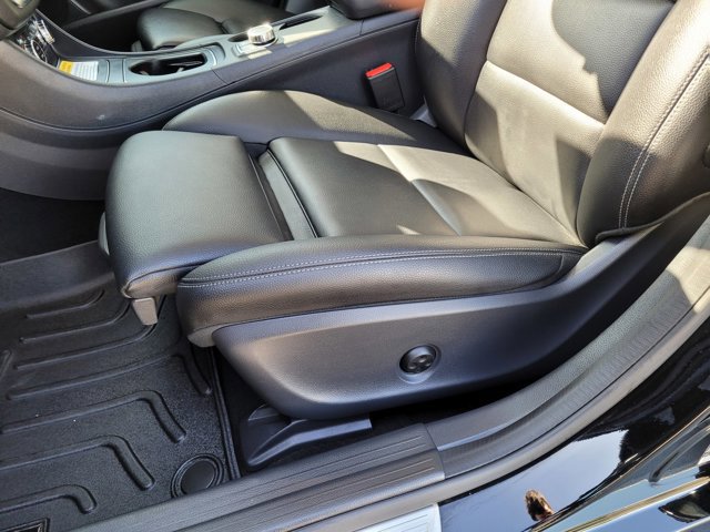 Used 2019 Mercedes-Benz GLA 250 4MATIC image 16