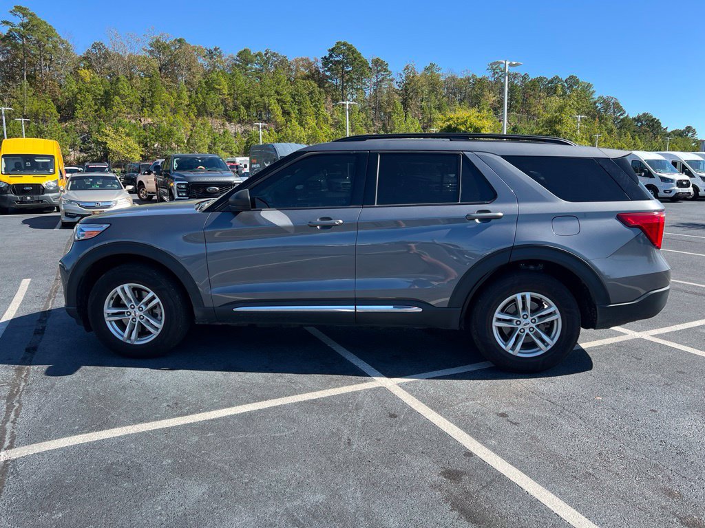 Certified 2022 Ford Explorer XLT w/ Equipment Group 202A AWD/4WD image 8
