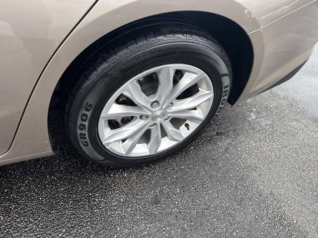 Used 2023 Chevrolet Malibu LT FWD image 17
