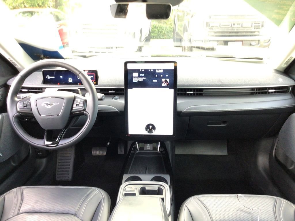 Certified 2025 Ford Mustang Mach-E Premium image 11