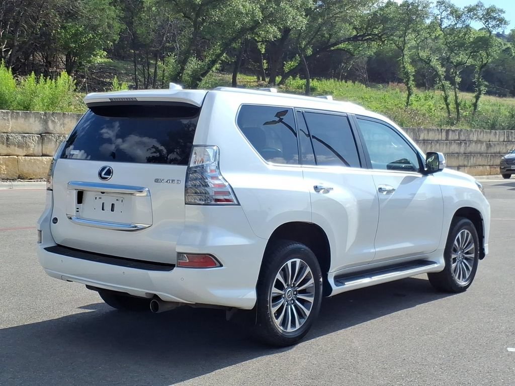 Used 2023 Lexus GX 460 Luxury w/ Accessory Package AWD/4WD image 9