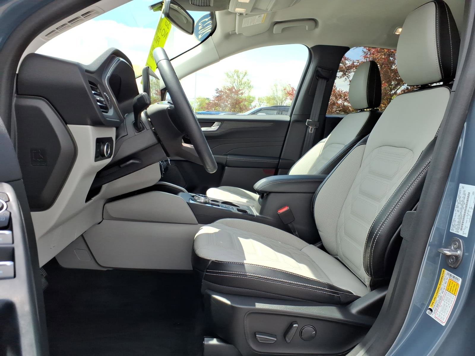 Certified 2023 Ford Escape Platinum w/ Premium Technology Package AWD/4WD image 16
