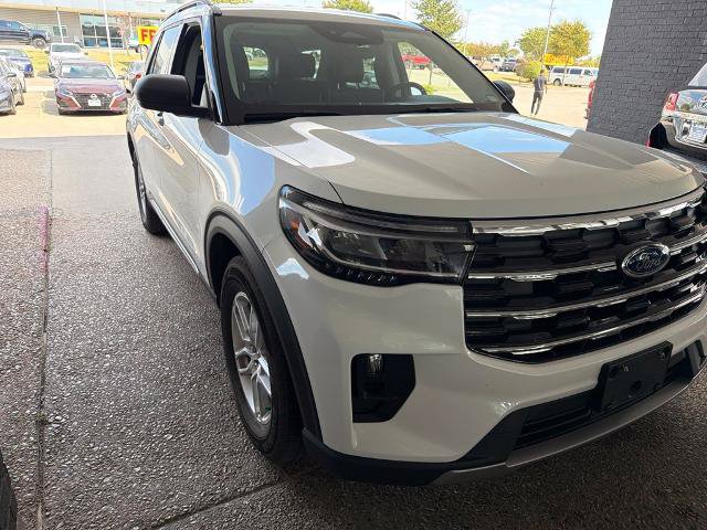 Certified 2025 Ford Explorer Active w/ Active Comfort Package RWD image 2