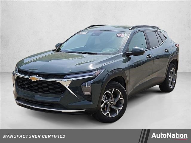 Used 2025 Chevrolet Trax LT image 1