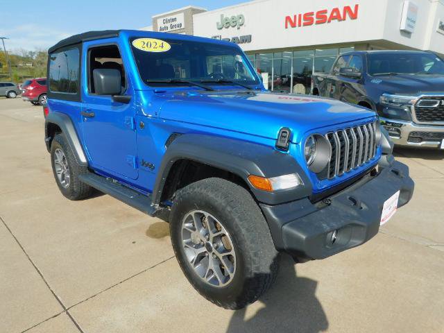 Used 2024 Jeep Wrangler Sport AWD/4WD image 3
