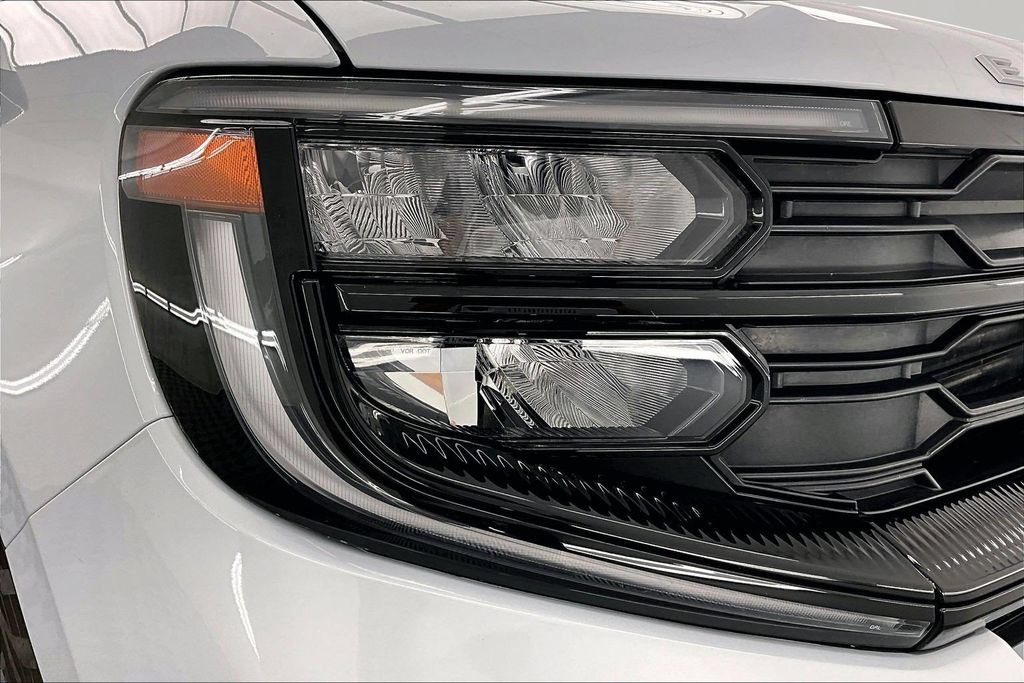 Certified 2025 Ford Expedition Active AWD/4WD image 30