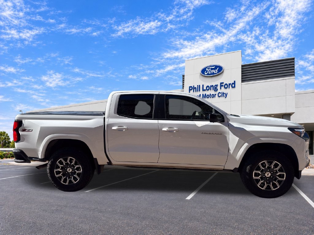 Used 2024 Chevrolet Colorado Z71 w/ Z71 Convenience Package 2 AWD/4WD image 9