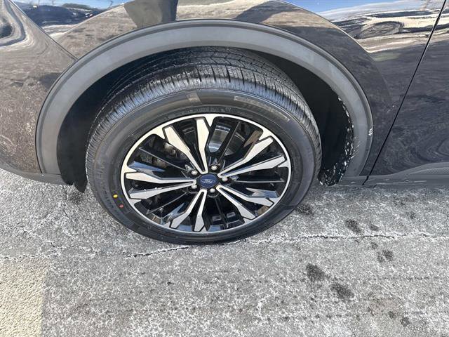 Certified 2021 Ford Escape SE w/ SE Sport Appearance Package image 12