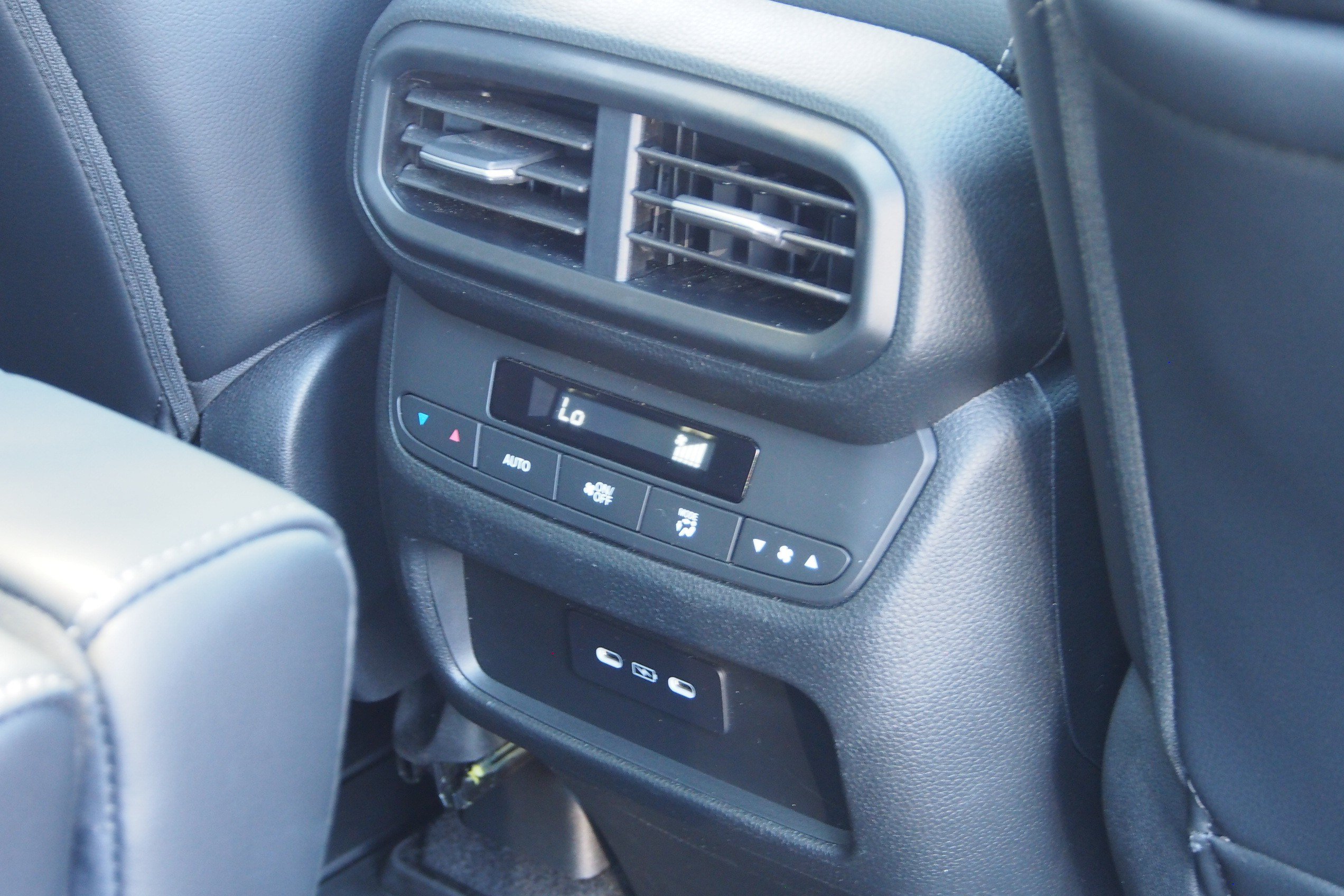 Used 2025 Honda Pilot Touring image 17