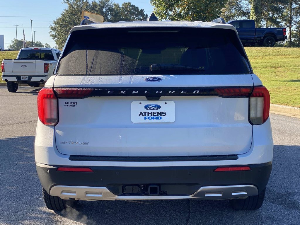 Certified 2026 Ford Explorer Active w/ Active Comfort Package RWD image 4