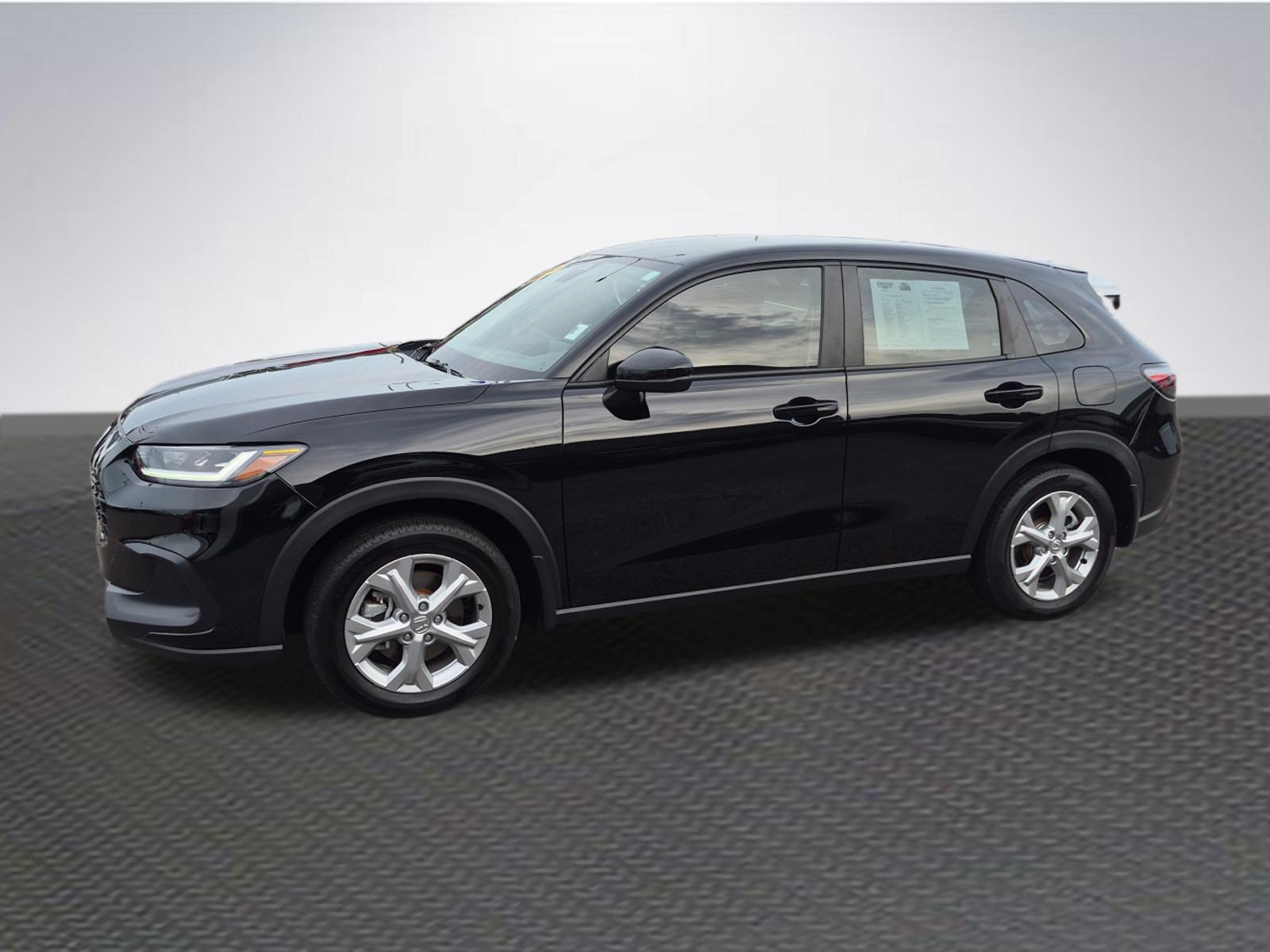 Used 2025 Honda HR-V LX image 2