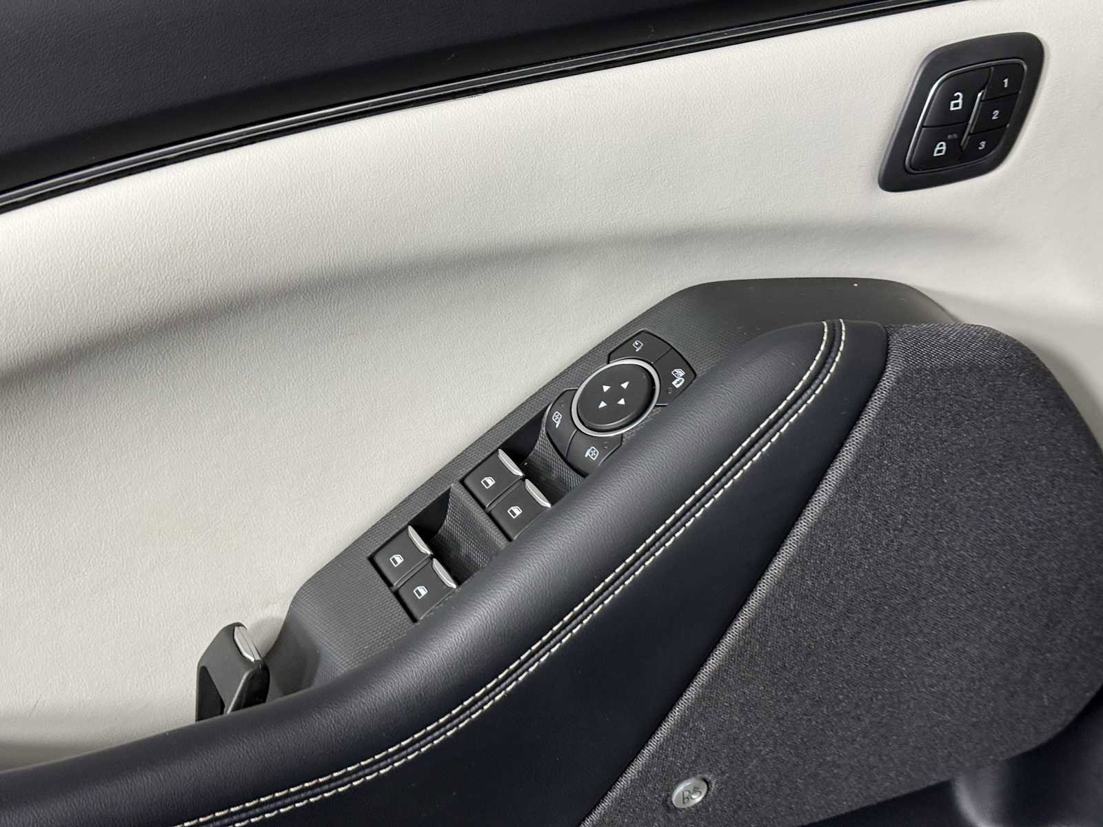 Certified 2022 Ford Mustang Mach-E Premium image 23