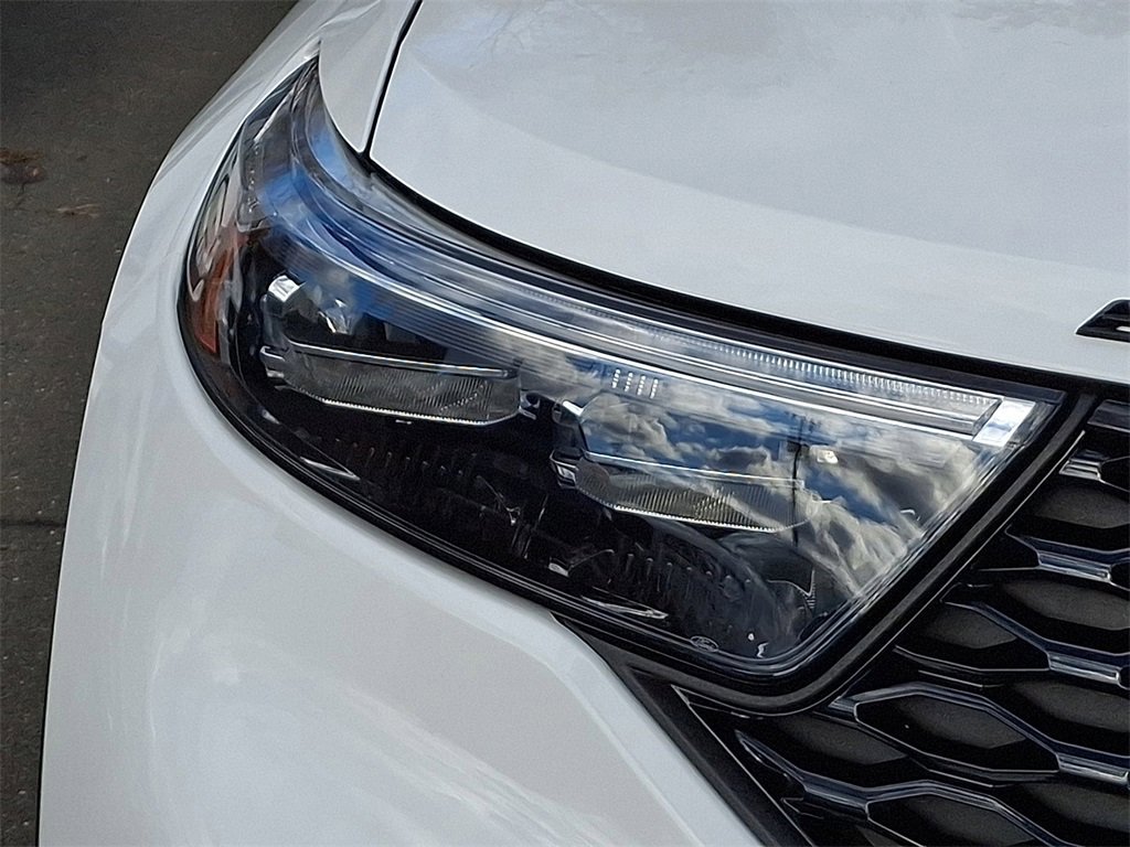 Certified 2022 Ford Explorer ST w/ Equipment Group 401A image 9