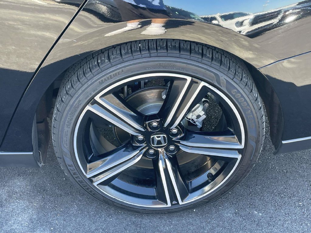 Used 2025 Honda Accord Sport image 9