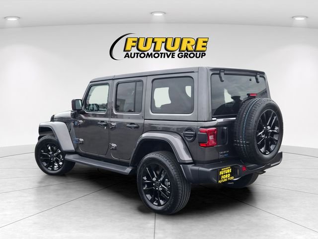 Used 2025 Jeep Wrangler Unlimited Sahara AWD/4WD image 6