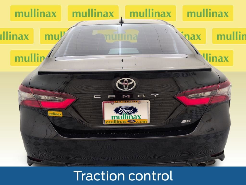 Used 2023 Toyota Camry SE image 4