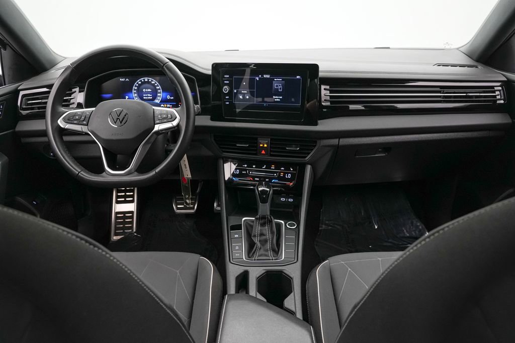 Used 2025 Volkswagen Jetta Sport FWD image 14