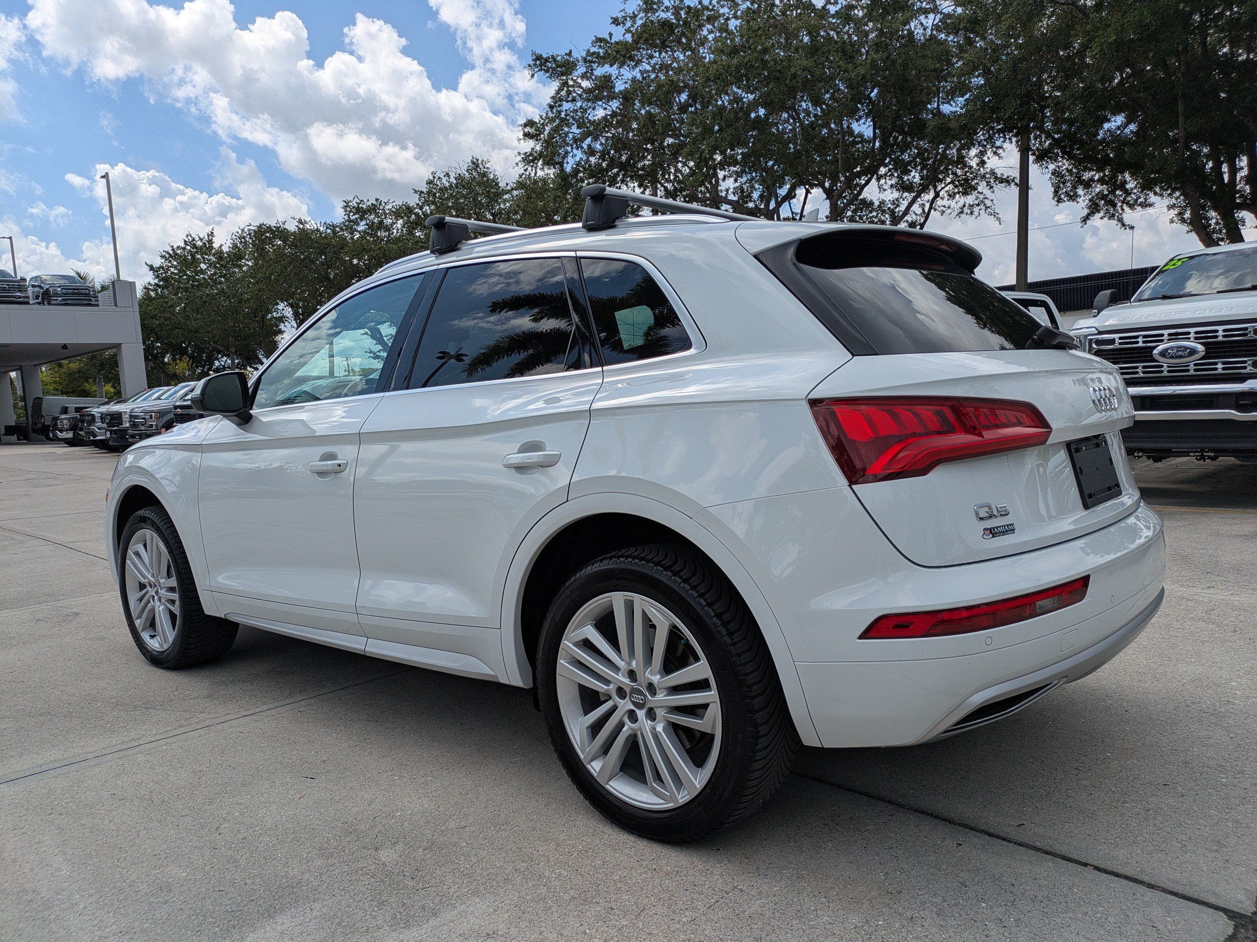 Used 2020 Audi Q5 2.0T Premium Plus w/ Premium Plus Package AWD/4WD image 6