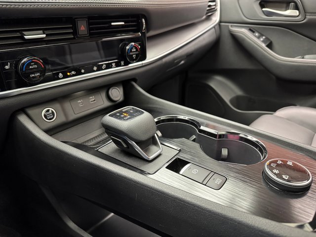 Used 2022 Nissan Rogue SV w/ SV Premium Package image 20