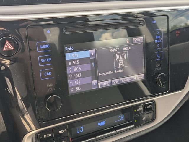 Used 2018 Toyota Corolla LE FWD image 14