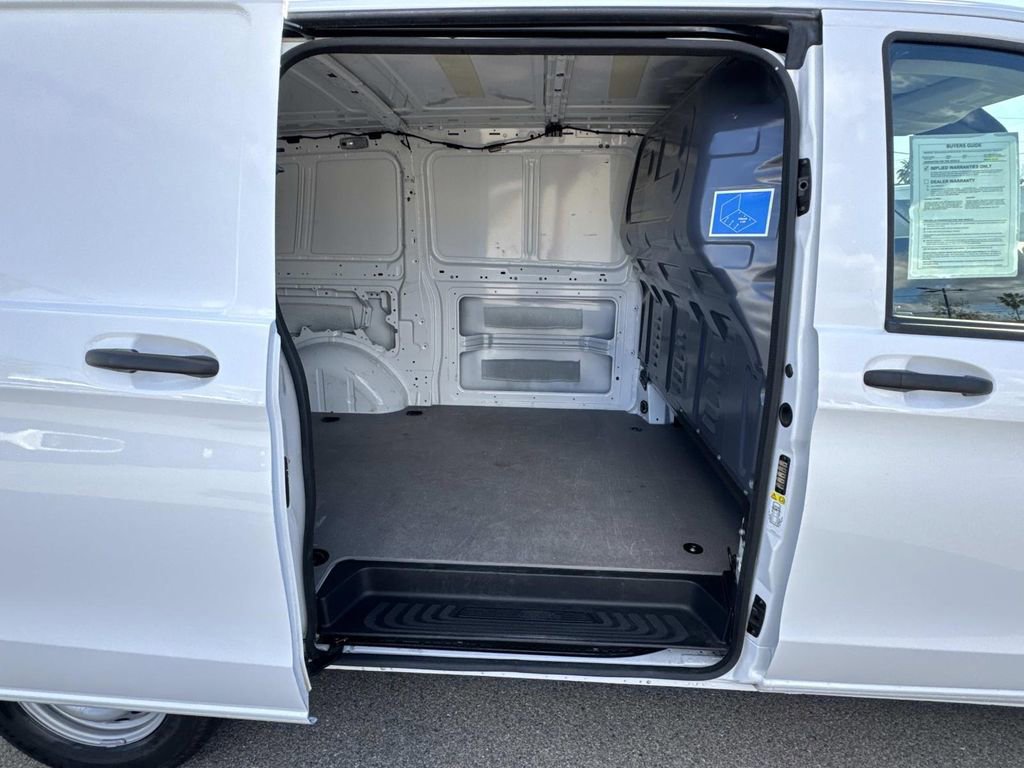 Used 2023 Mercedes-Benz Metris image 11
