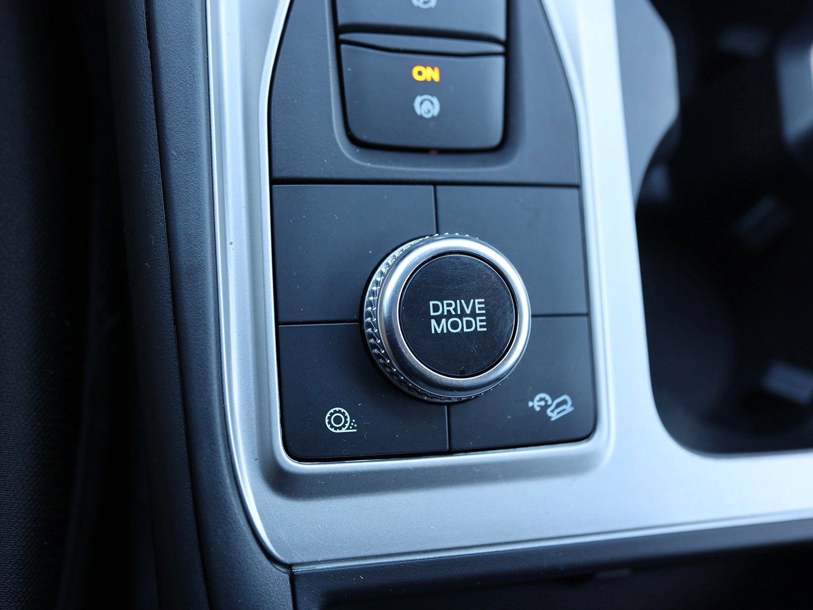 Certified 2022 Ford Explorer XLT w/ Class IV Trailer Tow Package image 37