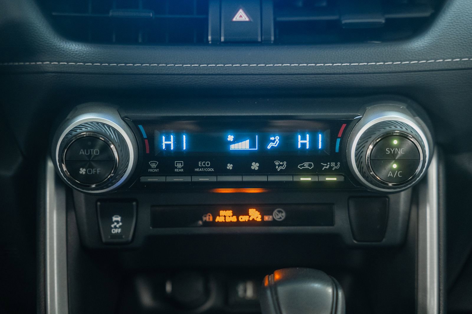 Used 2024 Toyota RAV4 XLE w/ Convenience Package image 28