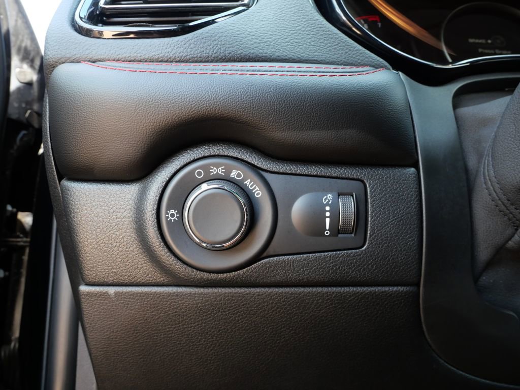 Used 2025 Dodge Durango GT AWD/4WD image 19