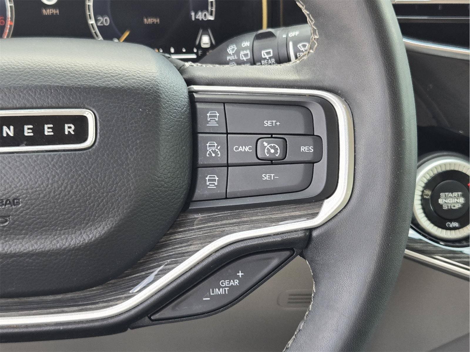 Used 2022 Jeep Wagoneer Series II w/ Premium Group I AWD/4WD image 28