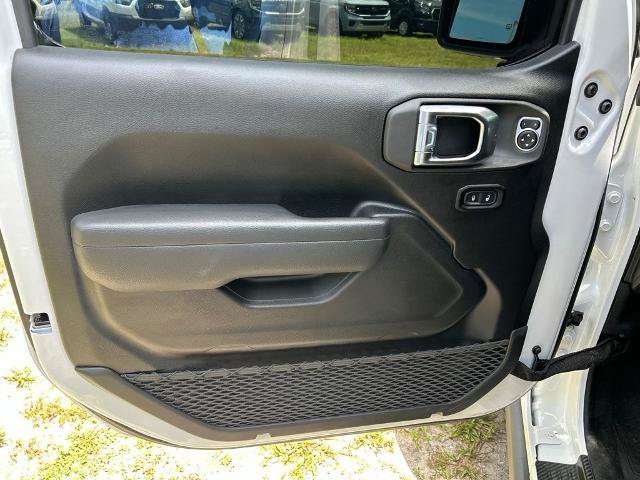 Used 2026 Jeep Wrangler Unlimited Rubicon w/ Safety Group AWD/4WD image 16
