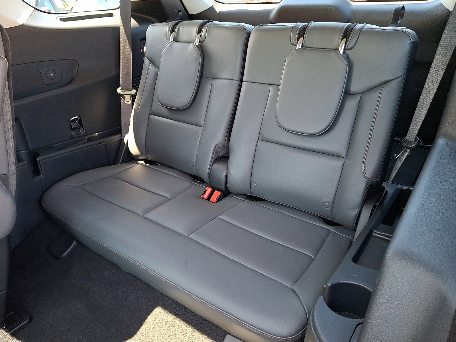 Certified 2025 Ford Explorer Active w/ Active Comfort Package AWD/4WD image 14