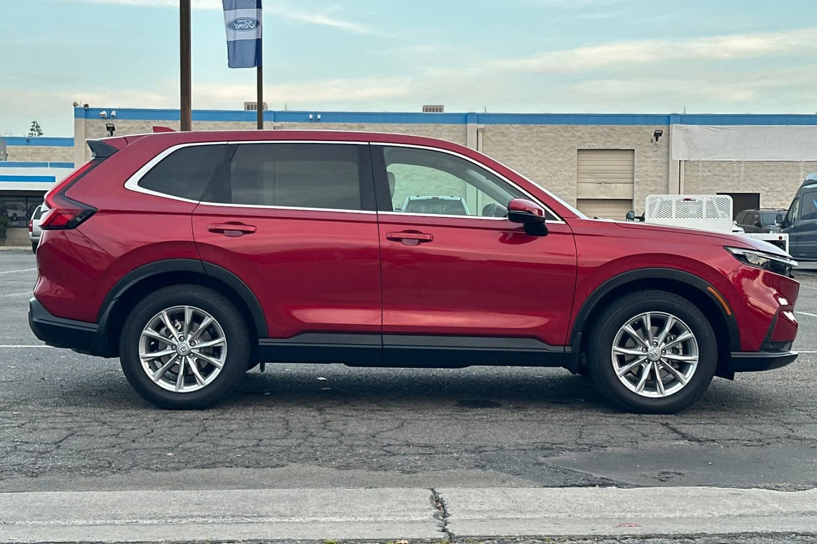 Used 2025 Honda CR-V EX-L image 8