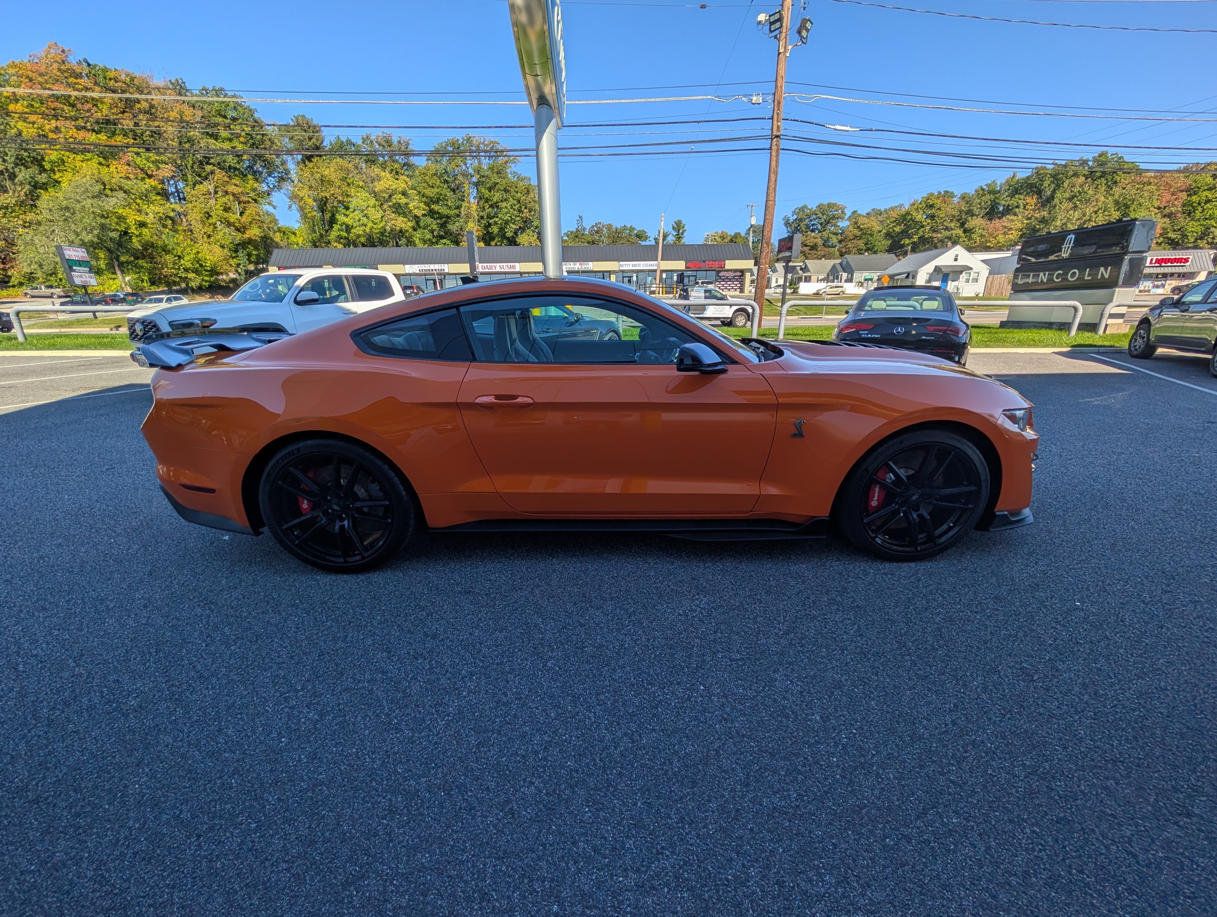 Certified 2021 Ford Mustang Shelby GT500 w/ Technology Package RWD image 8