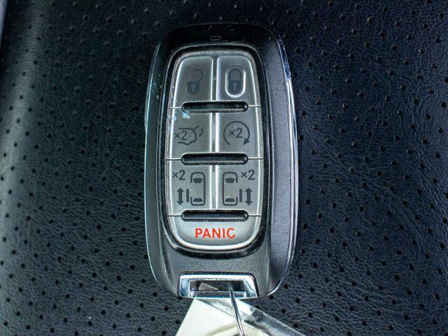 Used 2023 Chrysler Pacifica Touring-L FWD image 30